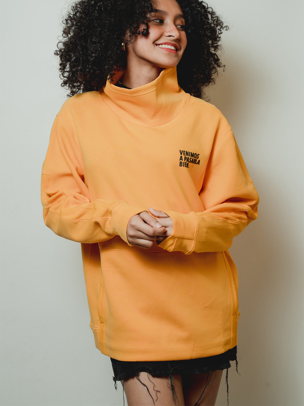 Sudadera Cuello Largo Amarilla