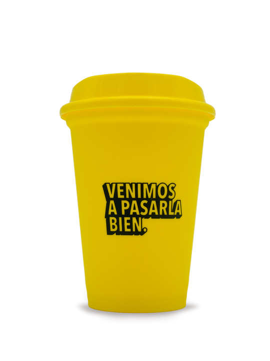 Vaso cafetero color amarillo