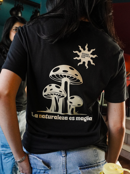 Playera Negra Hongo