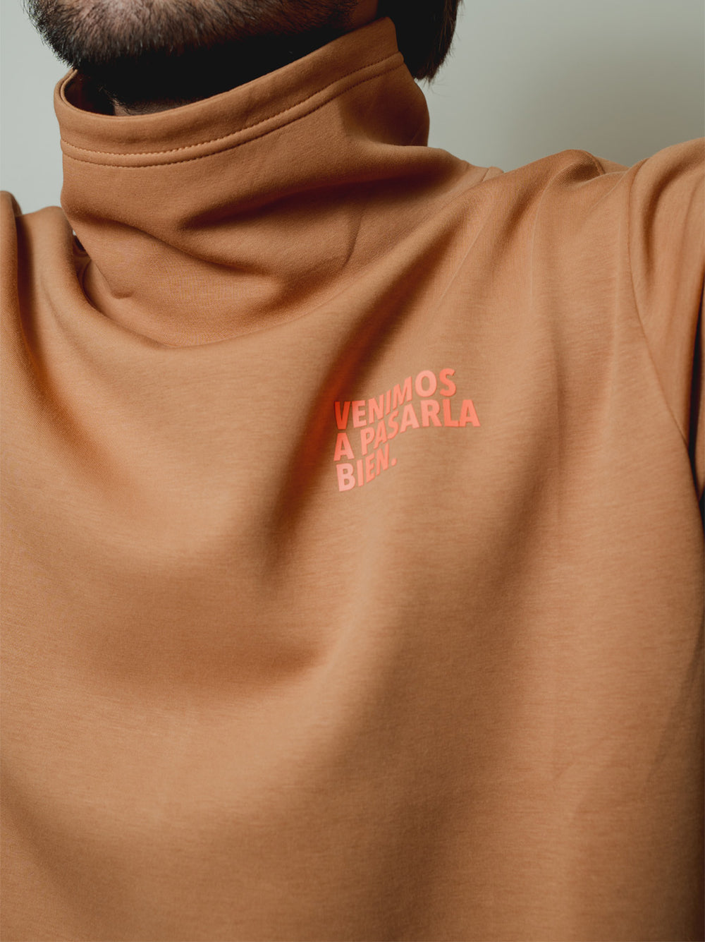 Sudadera cuello largo café