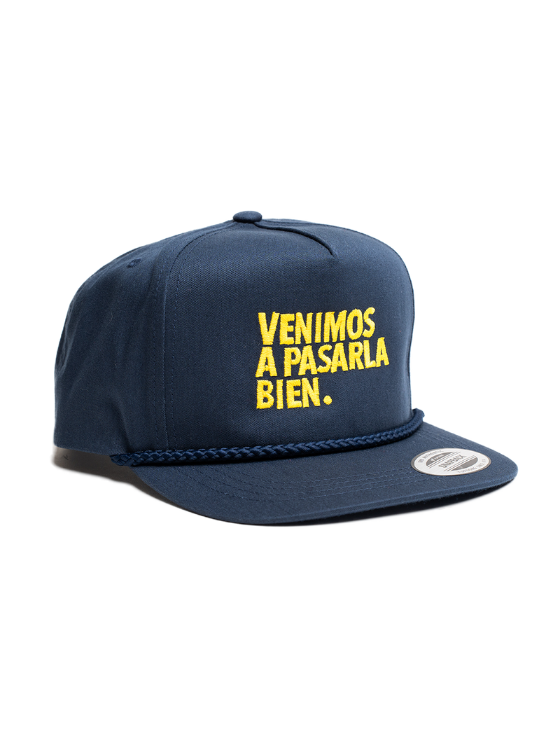 Snapback azul con amarillo